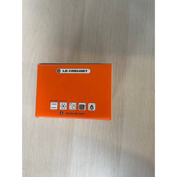 Le Creuset Mini Round Cocotte in White - NEW - Picture 4 of 10